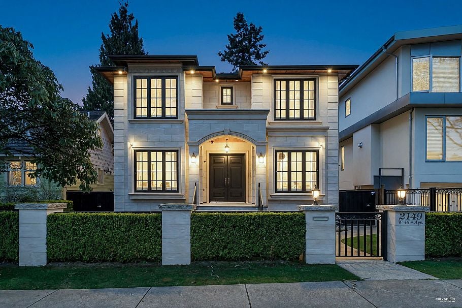 2149 W 46th Avenue Vancouver, BC - 1