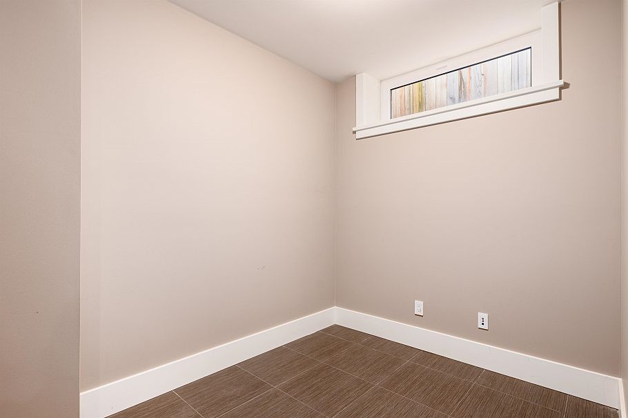 4341 W 3rd Avenue Vancouver, BC - 7