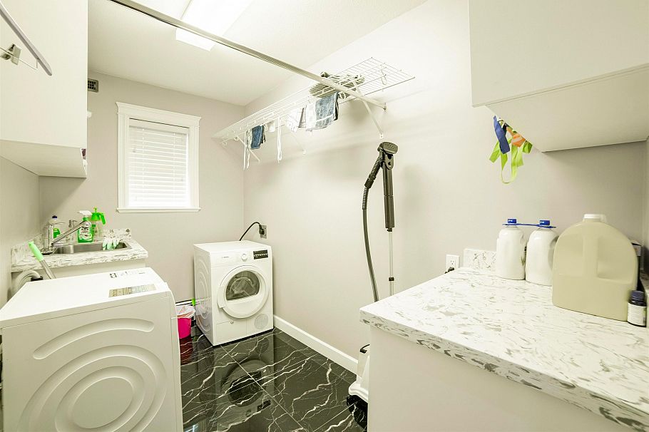 6970 Willingdon Avenue Burnaby, BC - 31