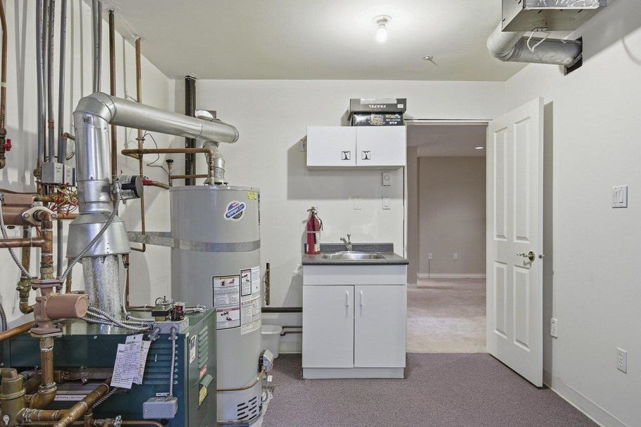 31 5650 Hampton Place Vancouver, BC - 37