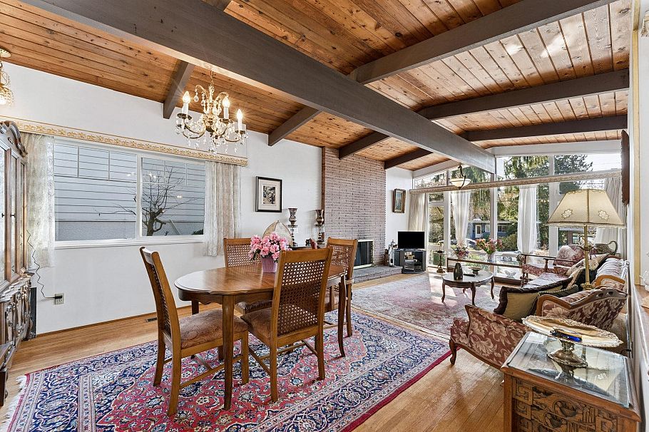 922 Canyon Boulevard North Vancouver, BC - 3