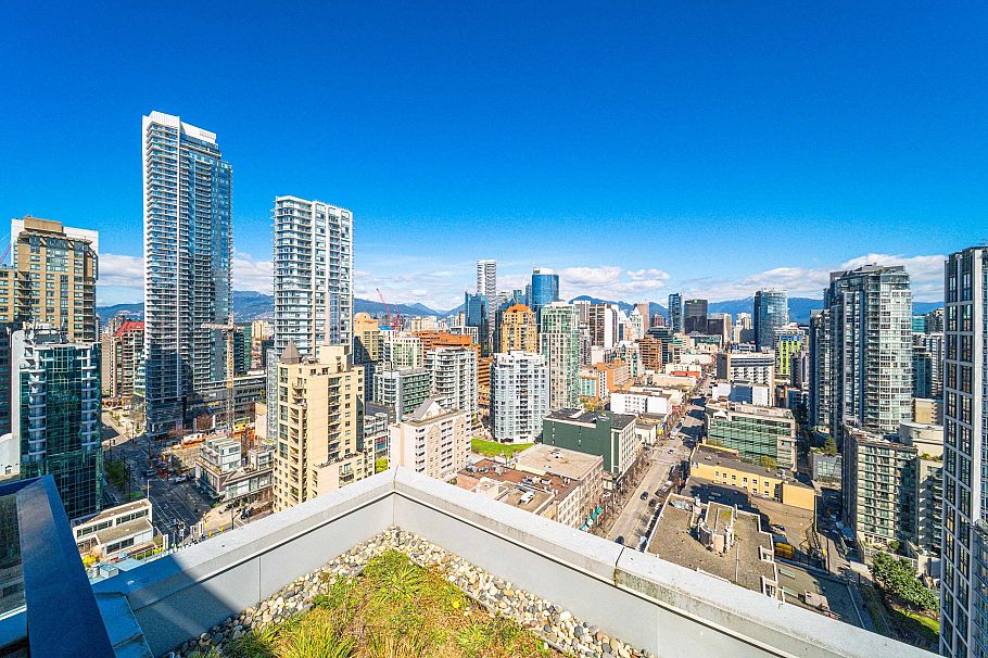 1703 1325 Rolston Street Vancouver, BC - 35