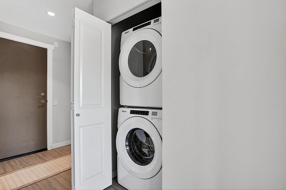 511 2651 Library Lane North Vancouver, BC - 18