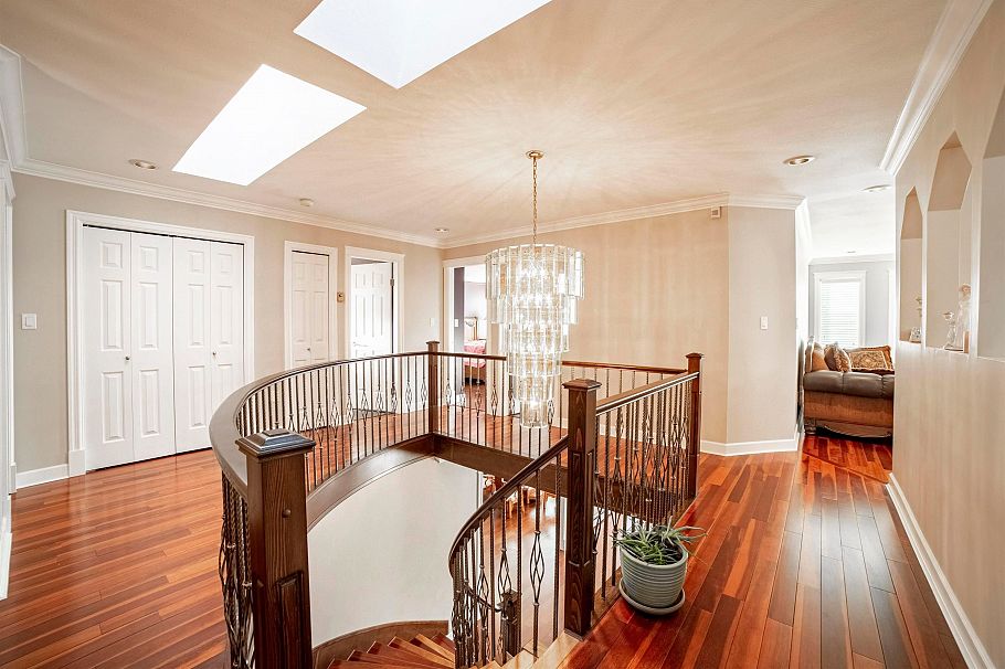 6970 Willingdon Avenue Burnaby, BC - 3