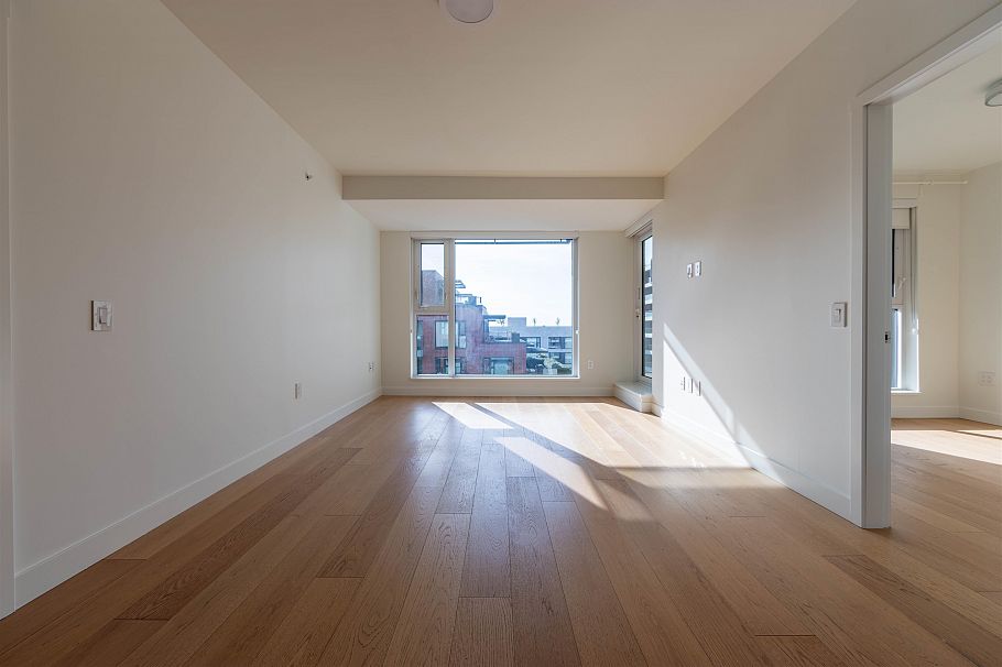 703 1561 W 57th Vancouver, BC - 3