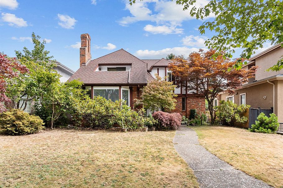 5564 Elizabeth Street Vancouver, BC - 1