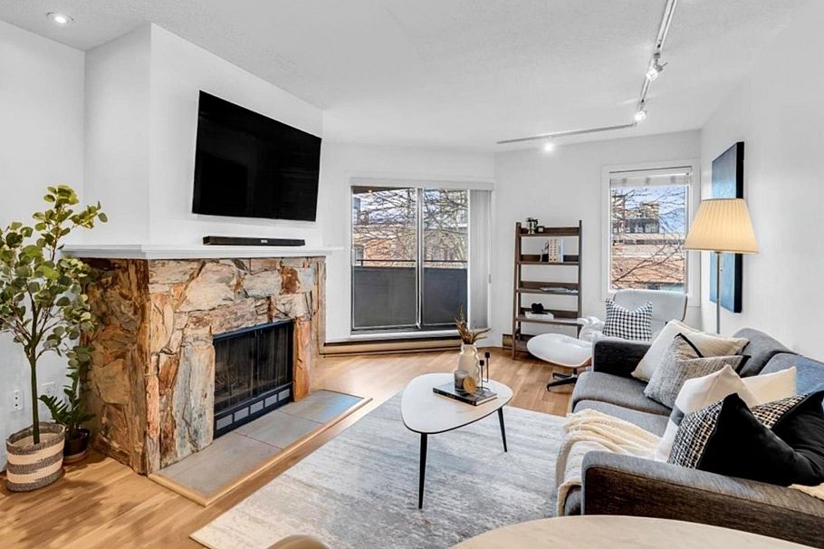 407 1476 W 10th Avenue Vancouver, BC - 1