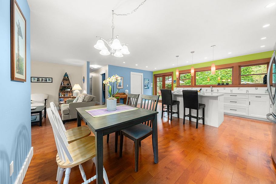 1085 Edgewood Road North Vancouver, BC - 11