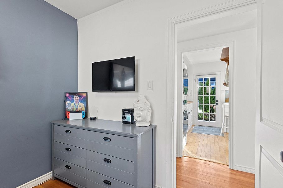 1275 Brantwood Road North Vancouver, BC - 18