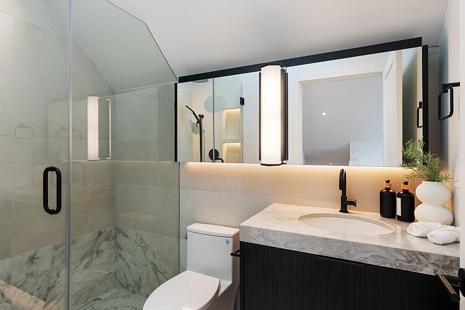 2 240 E 37th Avenue Vancouver, BC - 26