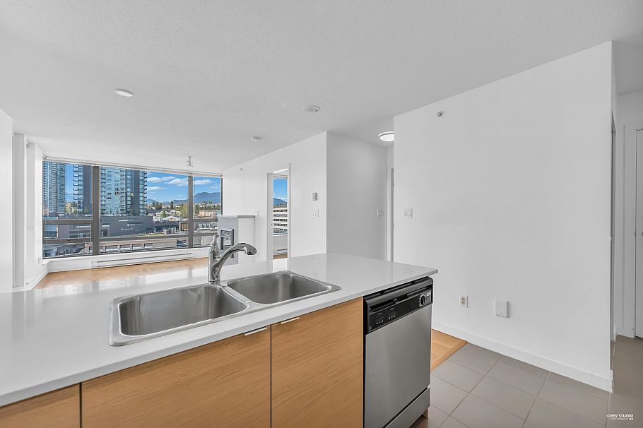 1002 4178 Dawson Street Burnaby, BC - 4