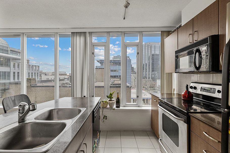 718 610 Granville Street Vancouver, BC - 14