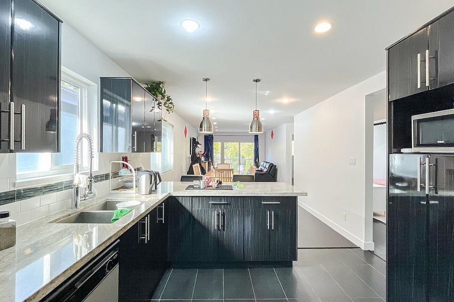 1420 Park Drive Vancouver, BC - 11