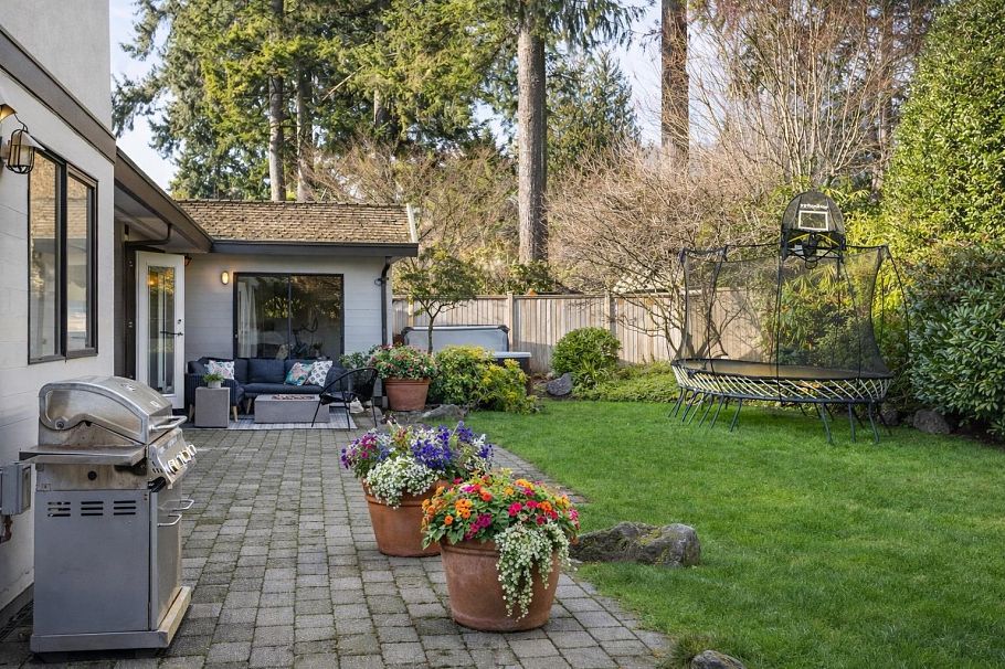 4198 Sunset Boulevard North Vancouver, BC - 31