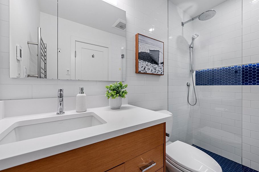 1866 W 15th Avenue Vancouver, BC - 33