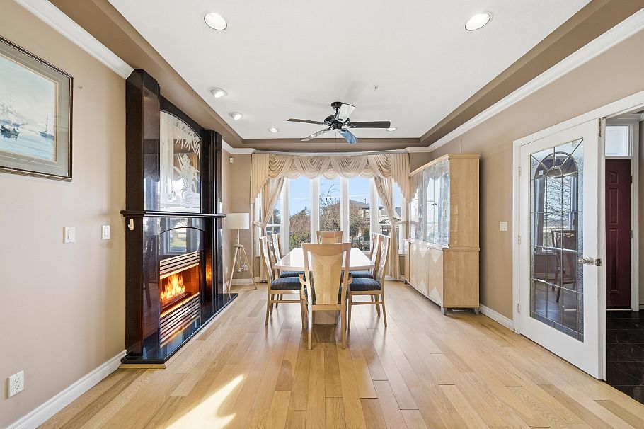 7962 Victoria Drive Vancouver, BC - 2