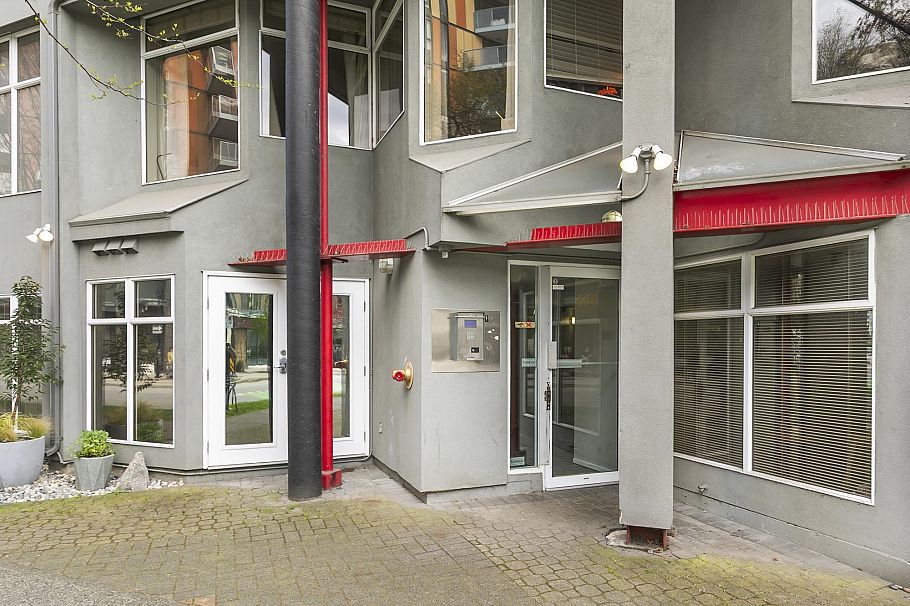 C6 238 E 10th Avenue Vancouver, BC - 34