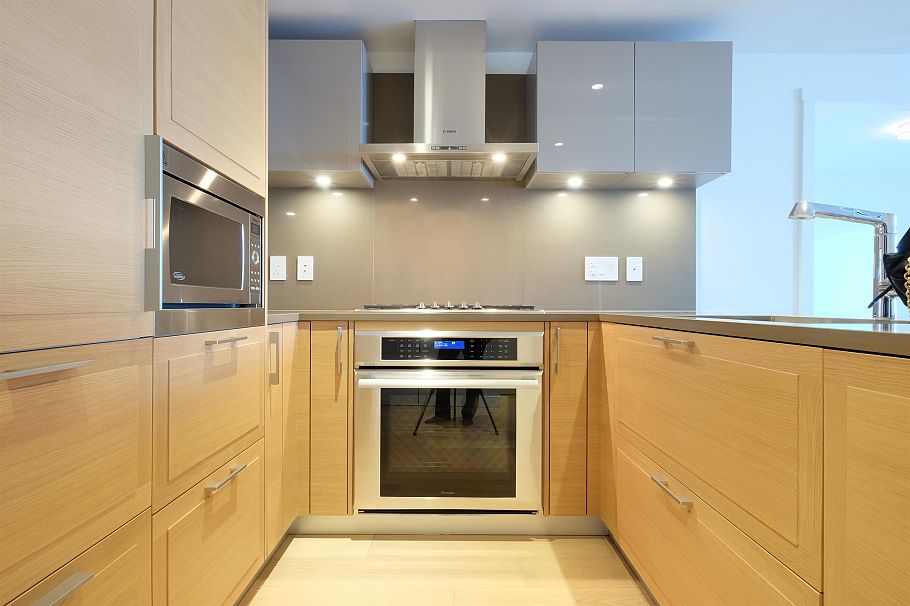 703 1561 W 57th Vancouver, BC - 9