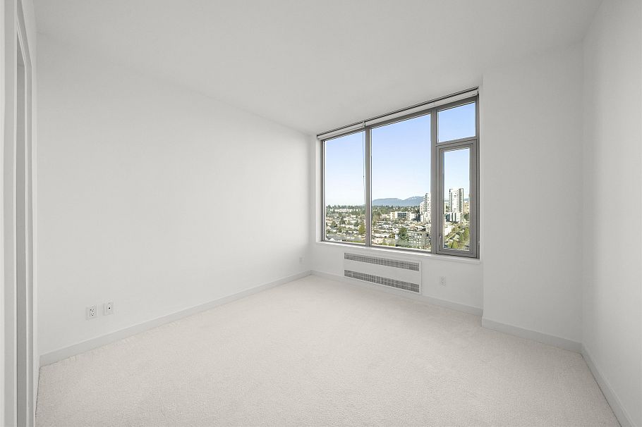 2402 8031 Nunavut Lane Vancouver, BC - 11