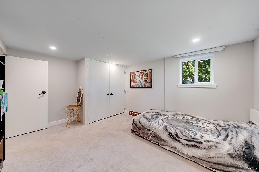 3870 Emerald Drive North Vancouver, BC - 33