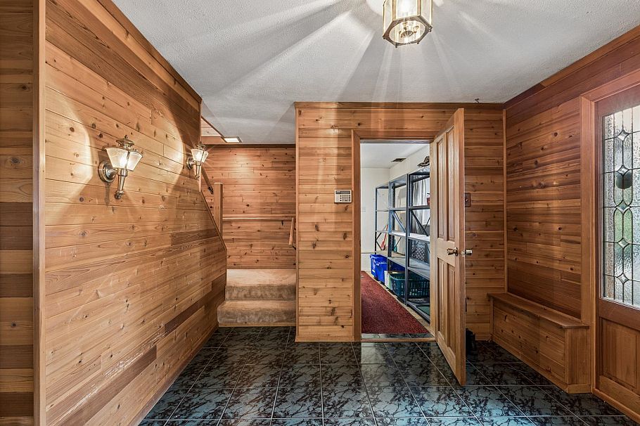 702 Winona Avenue North Vancouver, BC - 28