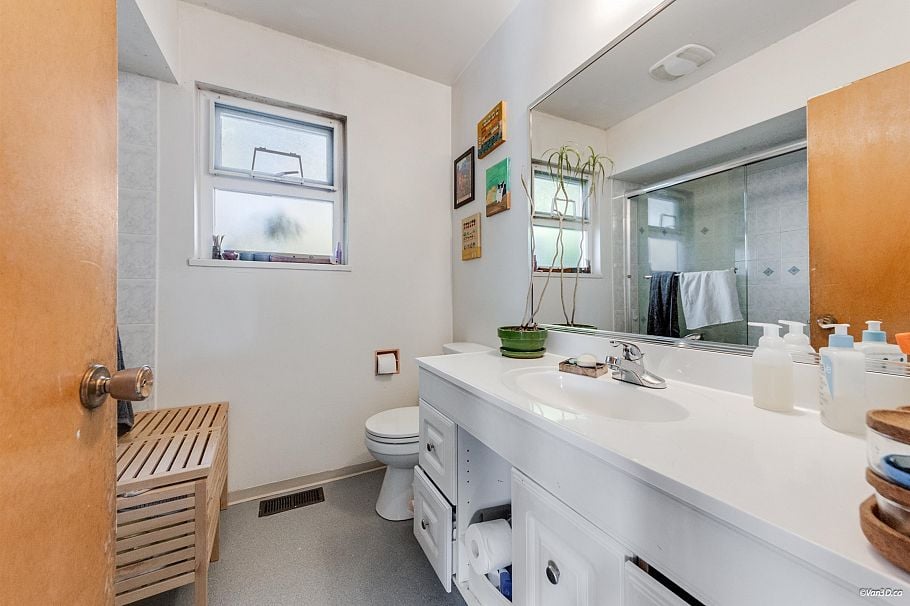764 E Georgia Street Vancouver, BC - 15