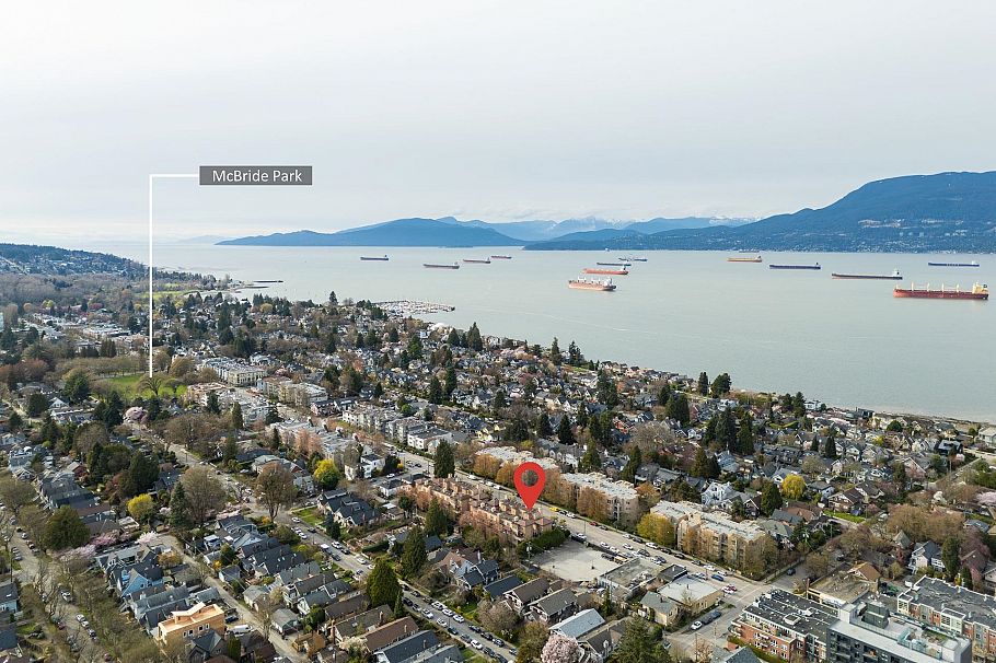 3018 W 4th Avenue Vancouver, BC - 25