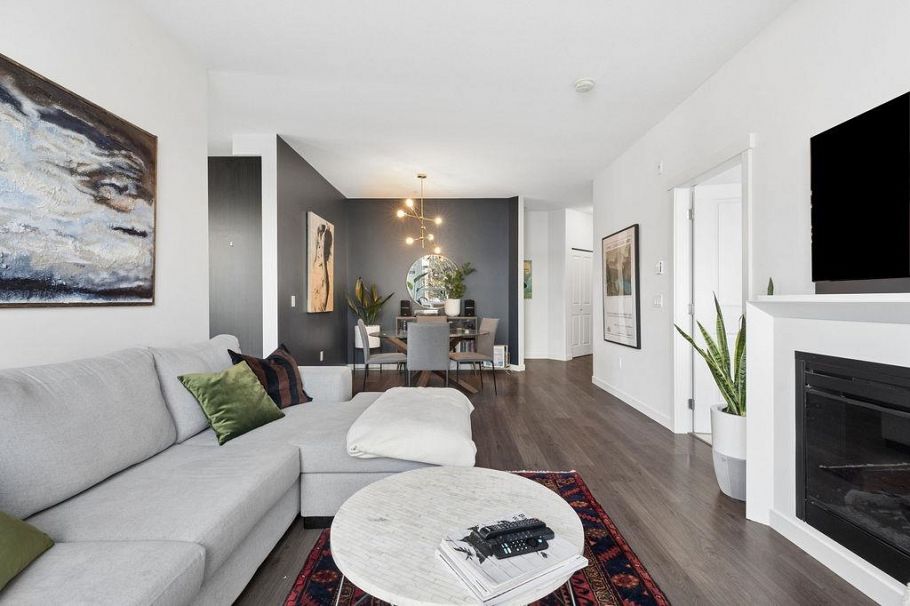 207 217 W 8th Street North Vancouver, BC - 6