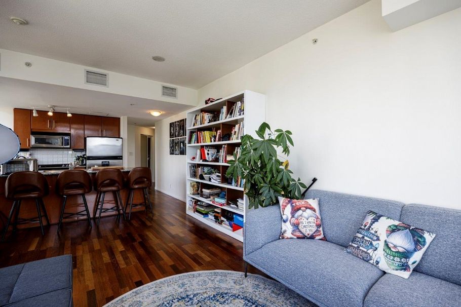 2107 188 E Esplanade North Vancouver, BC - 23