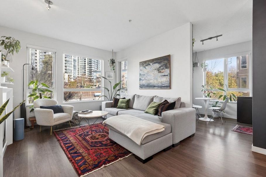 207 217 W 8th Street North Vancouver, BC - 4