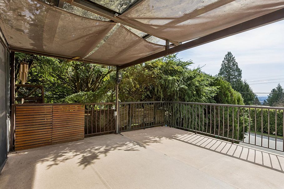 702 Winona Avenue North Vancouver, BC - 18