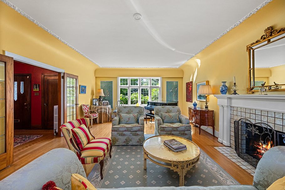 1519 W 35th Avenue Vancouver, BC - 5