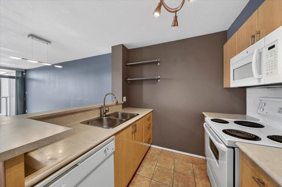 909 2733 Chandlery Place Vancouver, BC - 12