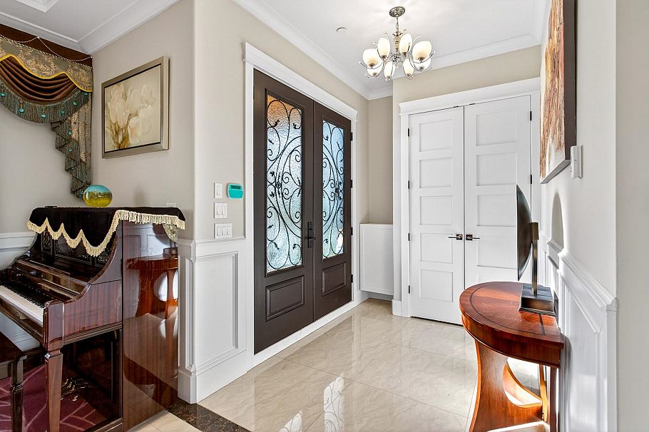 2989 W 32nd Avenue Vancouver, BC - 2