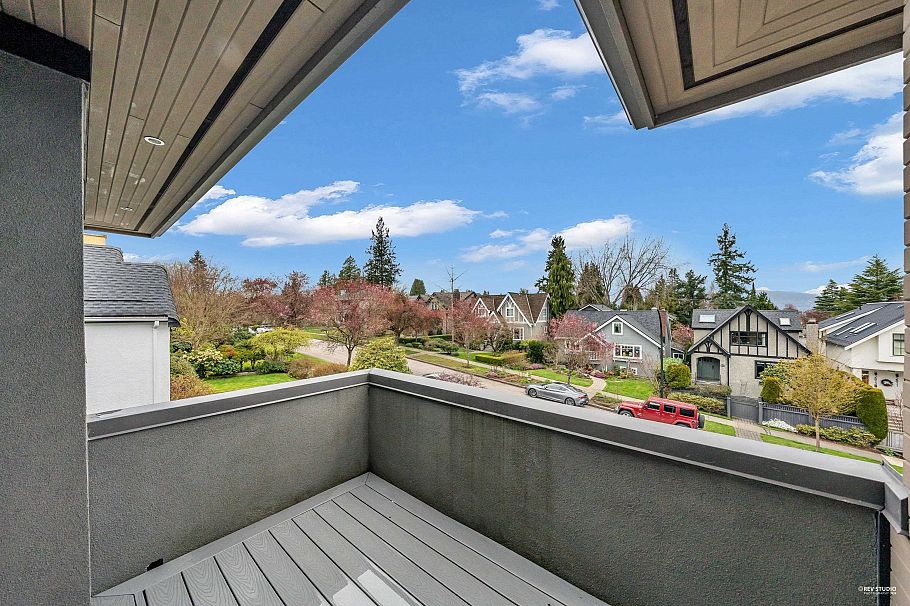 2820 W 32nd Avenue Vancouver, BC - 36