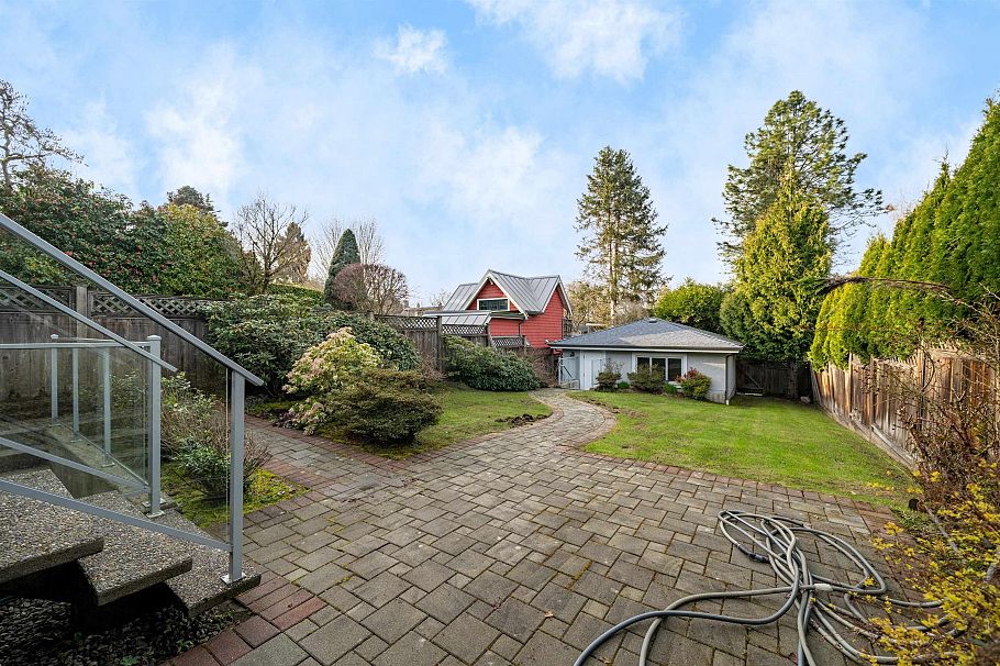 4341 W 3rd Avenue Vancouver, BC - 37