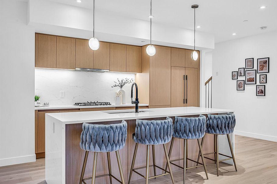 1016 W 52nd Avenue Vancouver, BC - 1
