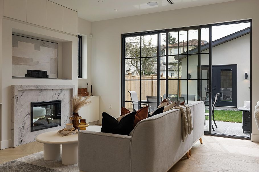 2 240 E 37th Avenue Vancouver, BC - 3