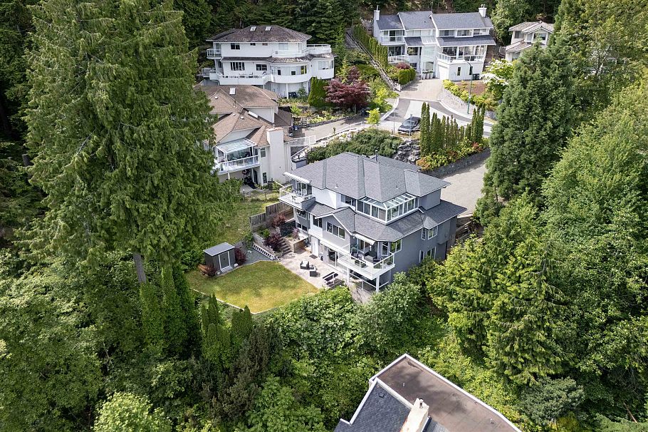 1241 Coleman Street North Vancouver, BC - 4