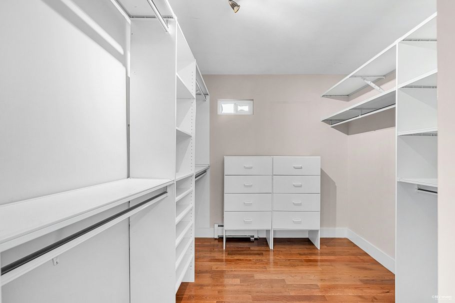 3191 W 23rd Avenue Vancouver, BC - 18