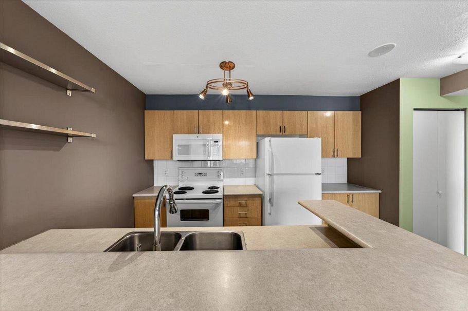 909 2733 Chandlery Place Vancouver, BC - 9