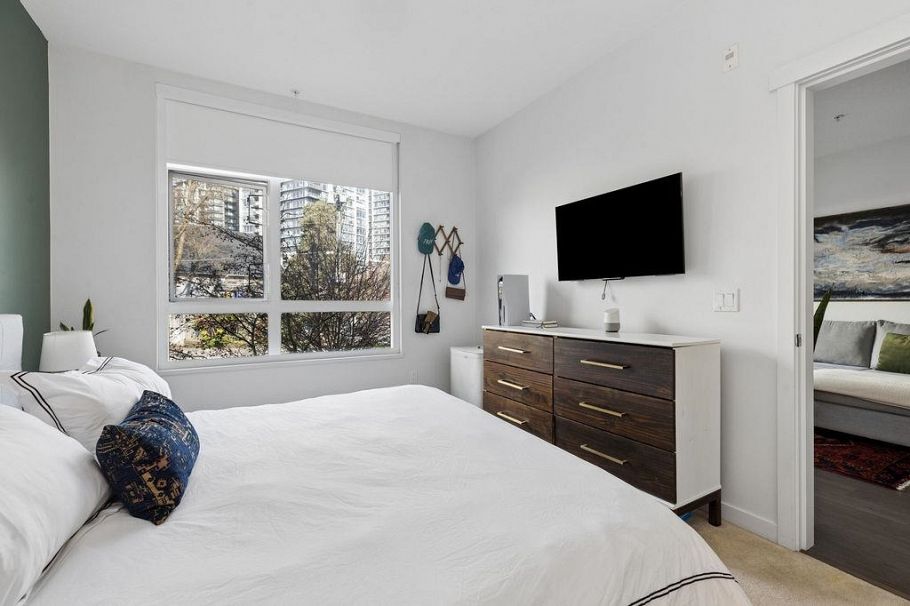 207 217 W 8th Street North Vancouver, BC - 19