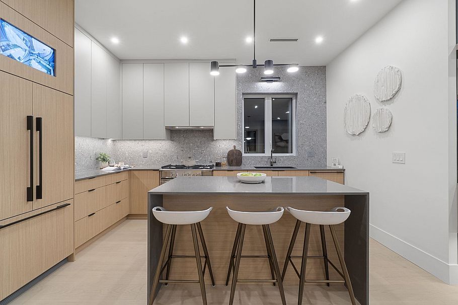 1 1945 E 13th Avenue Vancouver, BC - 5