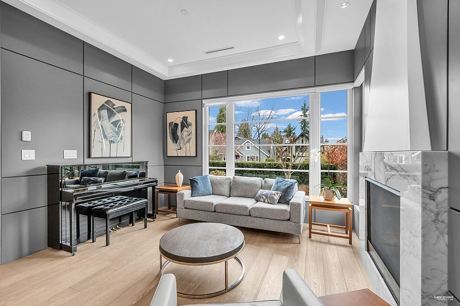 2820 W 32nd Avenue Vancouver, BC - 2