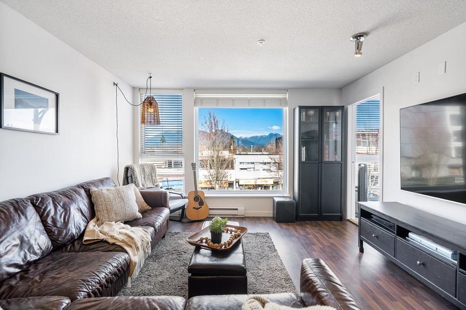 310 2636 E Hastings Street Vancouver, BC - 2