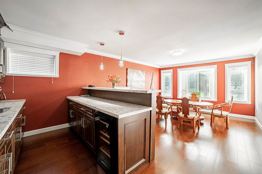 6970 Willingdon Avenue Burnaby, BC - 25