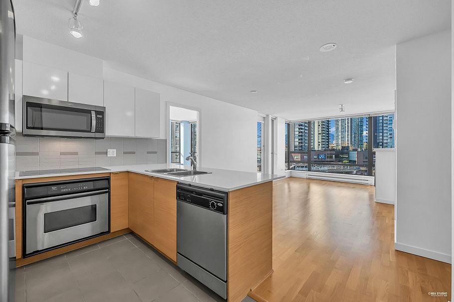 1002 4178 Dawson Street Burnaby, BC - 3