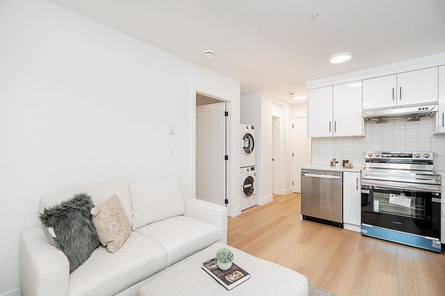 1 2753 Nanaimo Street Vancouver, BC - 23