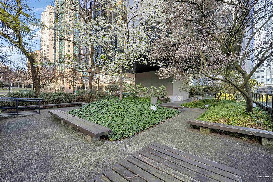1113 1333 W Georgia Street Vancouver, BC - 21