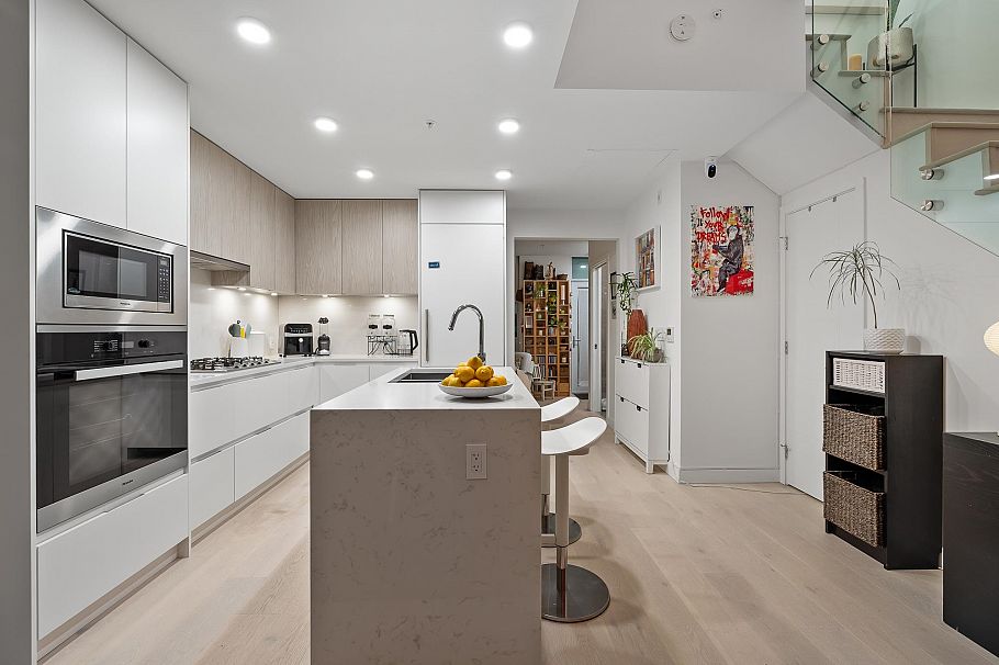 4228 Cambie Street Vancouver, BC - 9